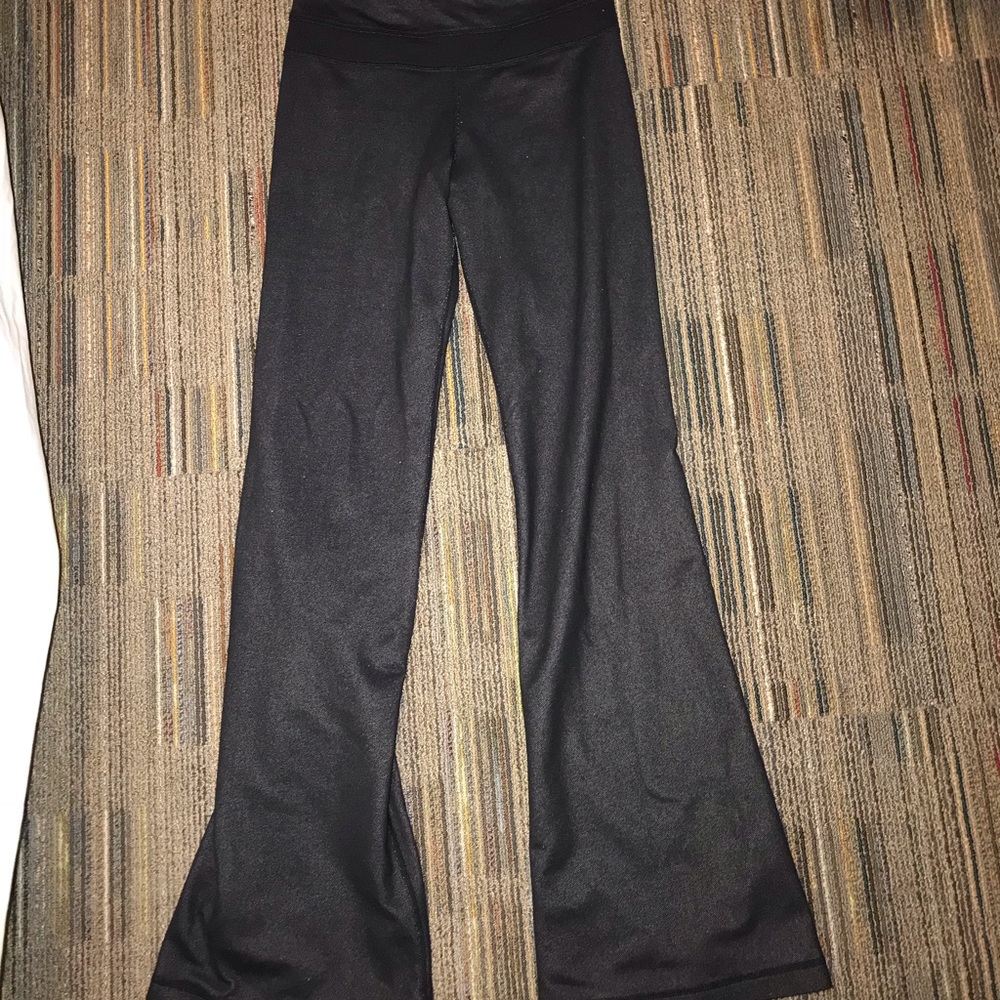 Lulu yoga pants
